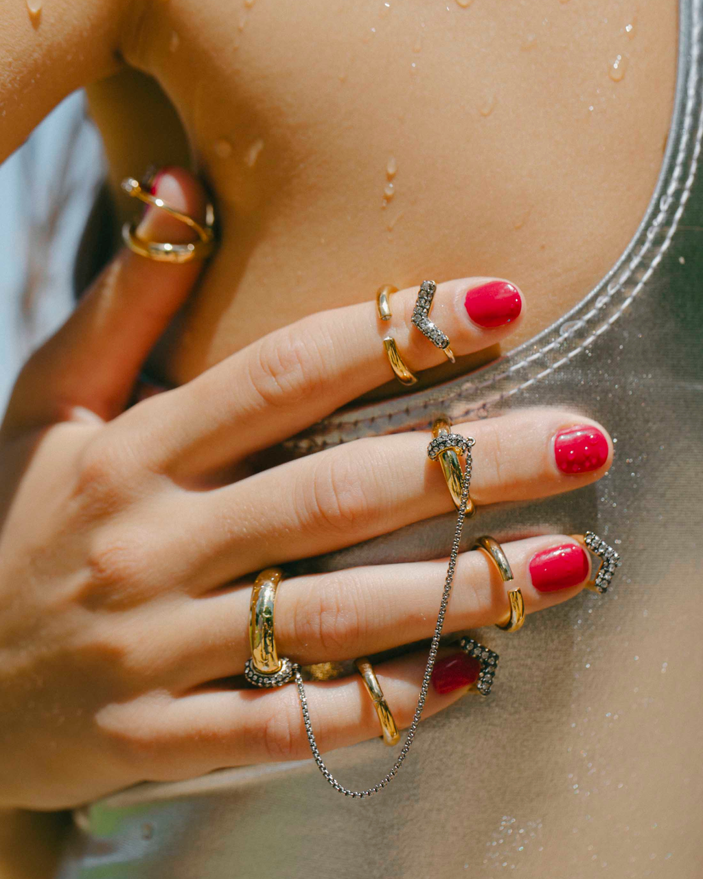 Amina Nail-Crown